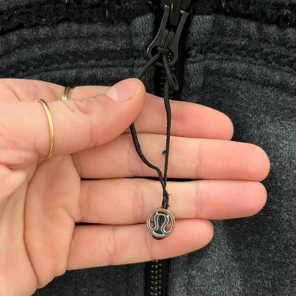 Lululemon sweater - Picture 7 of 9